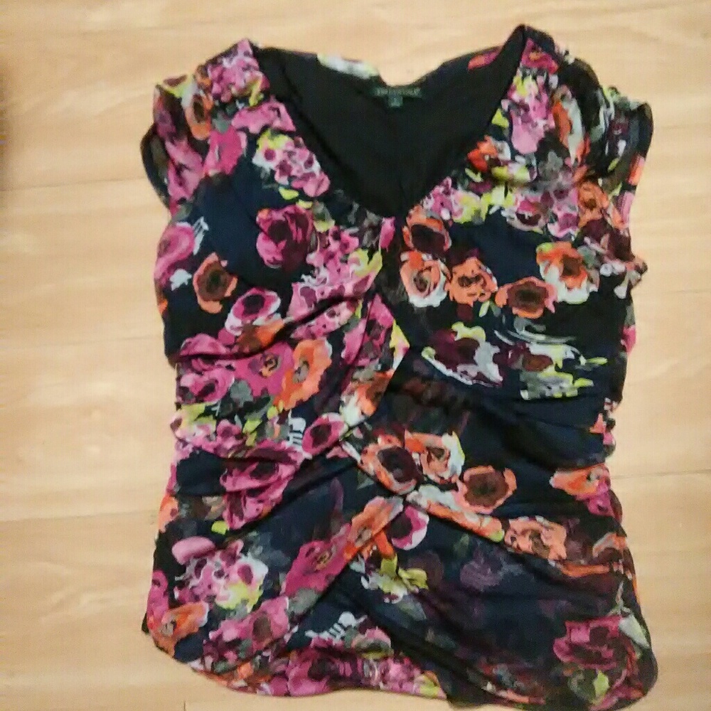 Rippled floral 🌸 shirt
